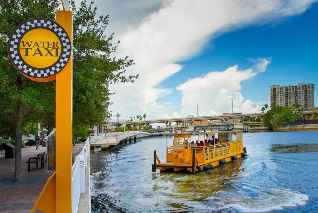 Chic Bungalow Apartment Steps From Armature Works & Downtown Riverwalk Tampa Exterior foto