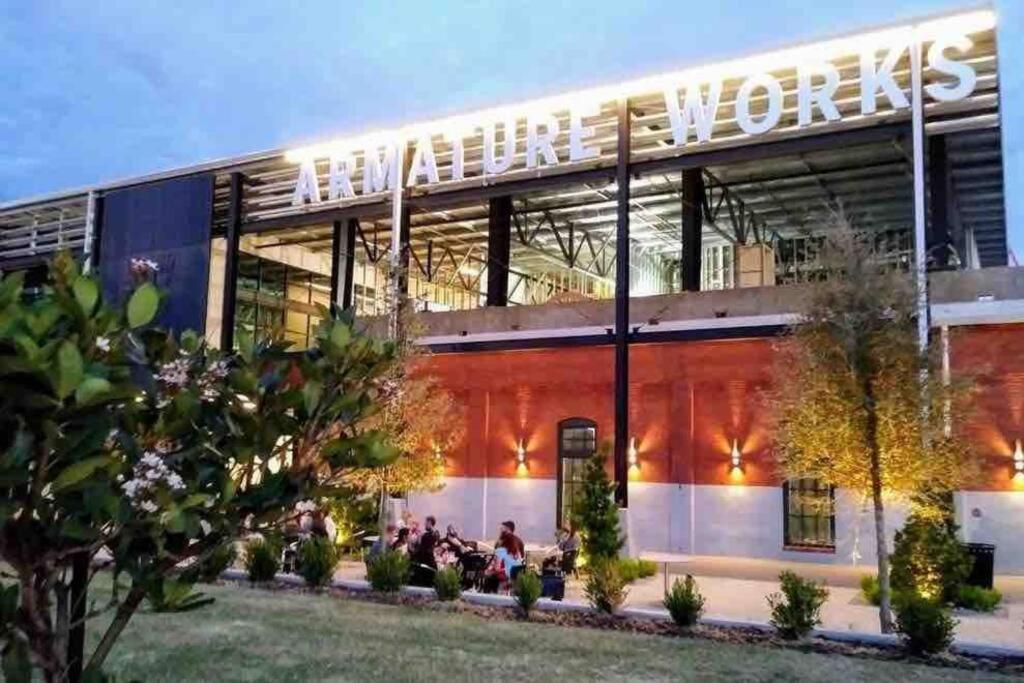 Chic Bungalow Apartment Steps From Armature Works & Downtown Riverwalk Tampa Exterior foto